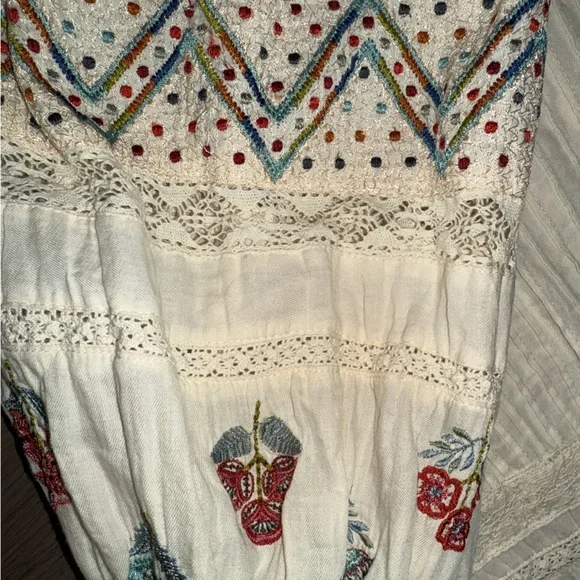 Anthropologie Kayla Cream Embroidered Peasant Blouse Sz Med Retail $138 - Picture 7 of 9